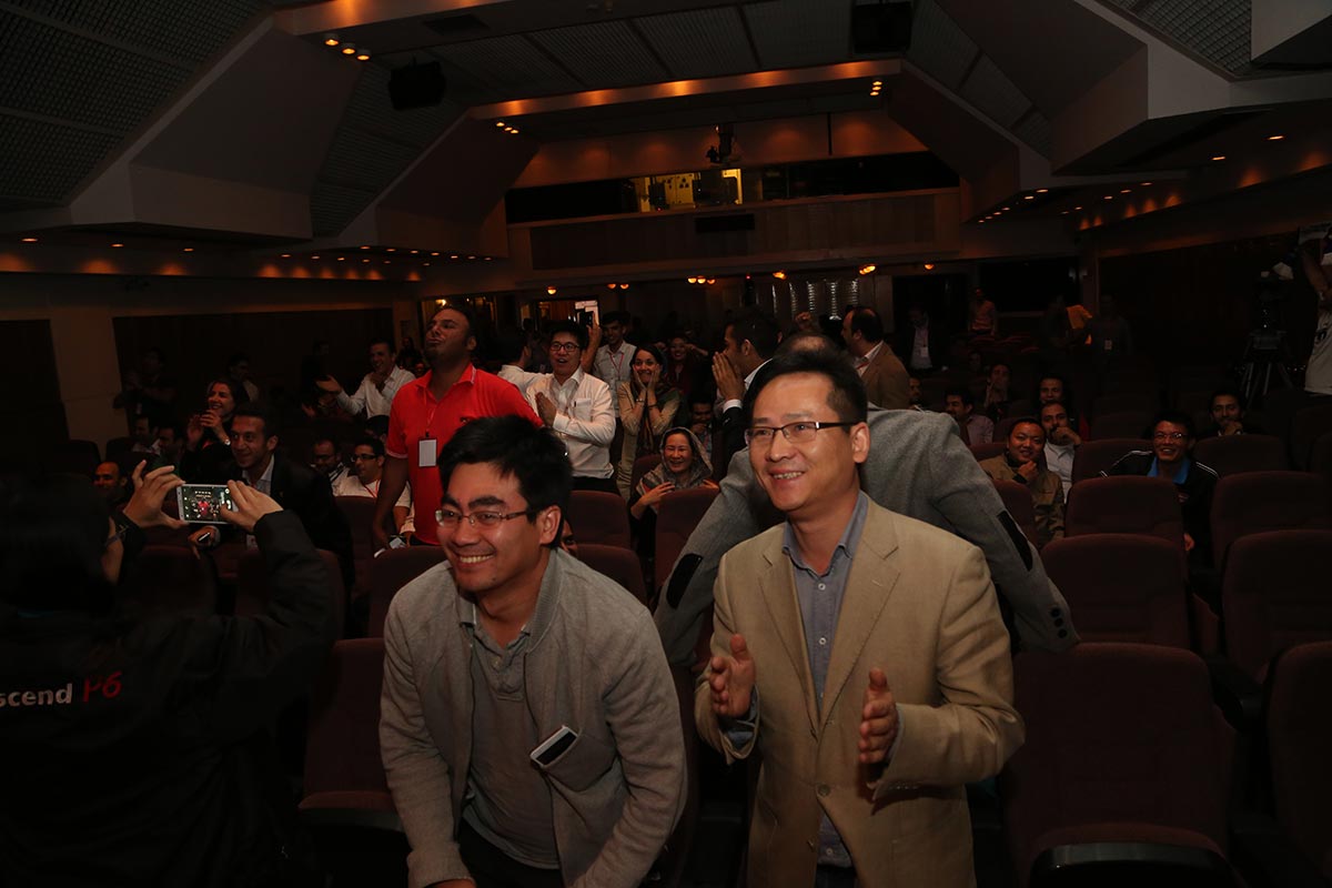 برنامه هواوی برای تماشای فوتبال