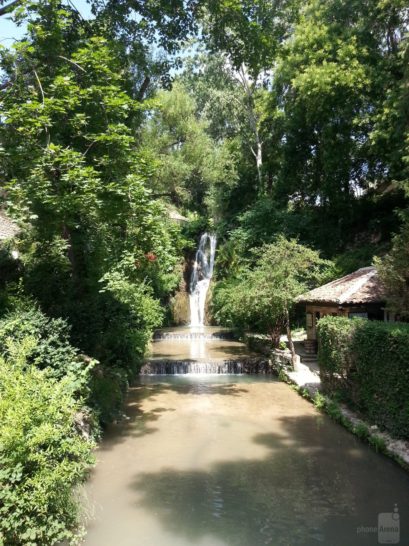 نمونه تصویر دوربین موبایل