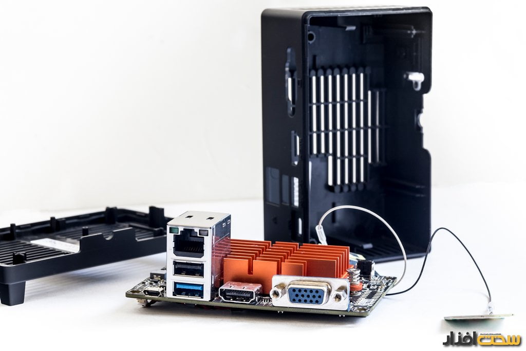 کالبد شکافی ECS LIVA