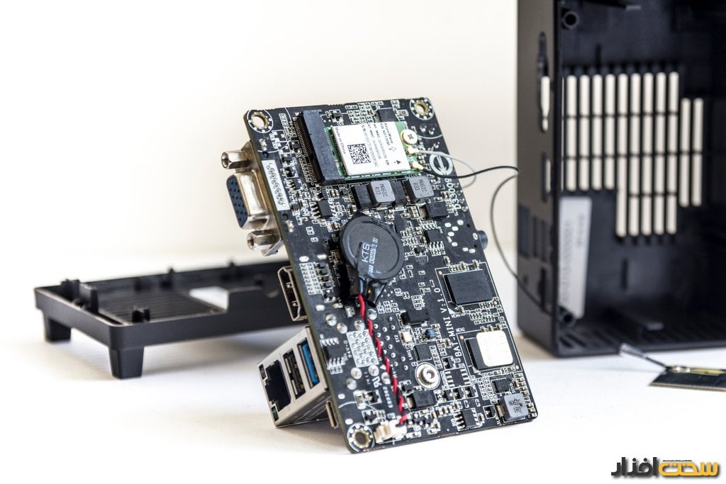 کالبد شکافی ECS LIVA