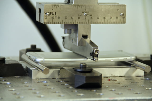 تست استقامت آیفون