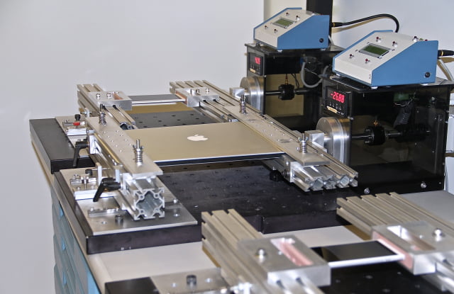 تست استقامت آیفون