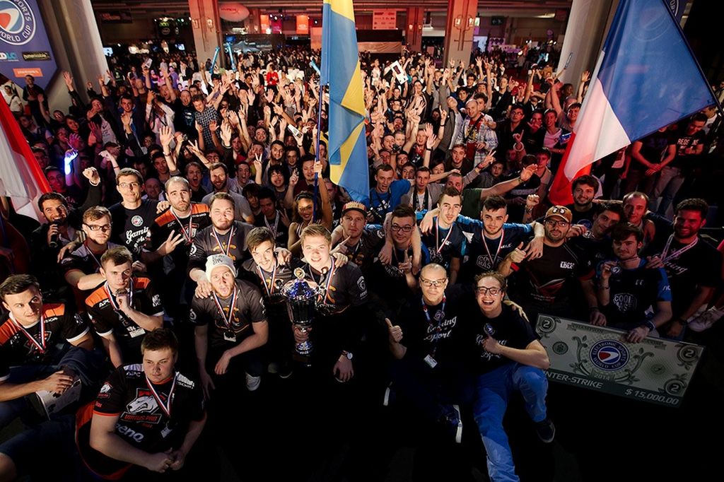 تصویر تیم های برنده در  بازی Counter Strike