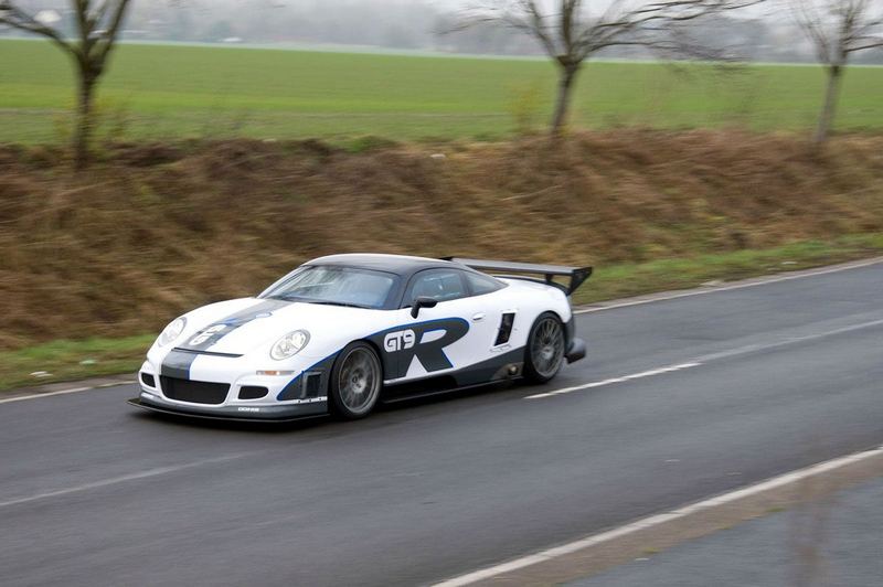 ماشین 9ff GT9-R