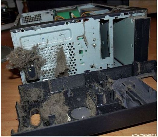 کامپیوتر پر گرد و خاک 