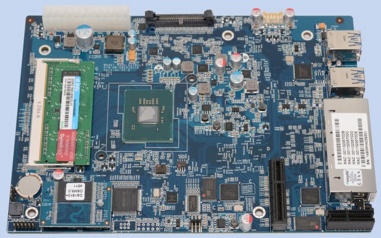 درایو NAS DS1815 ساینولوژی