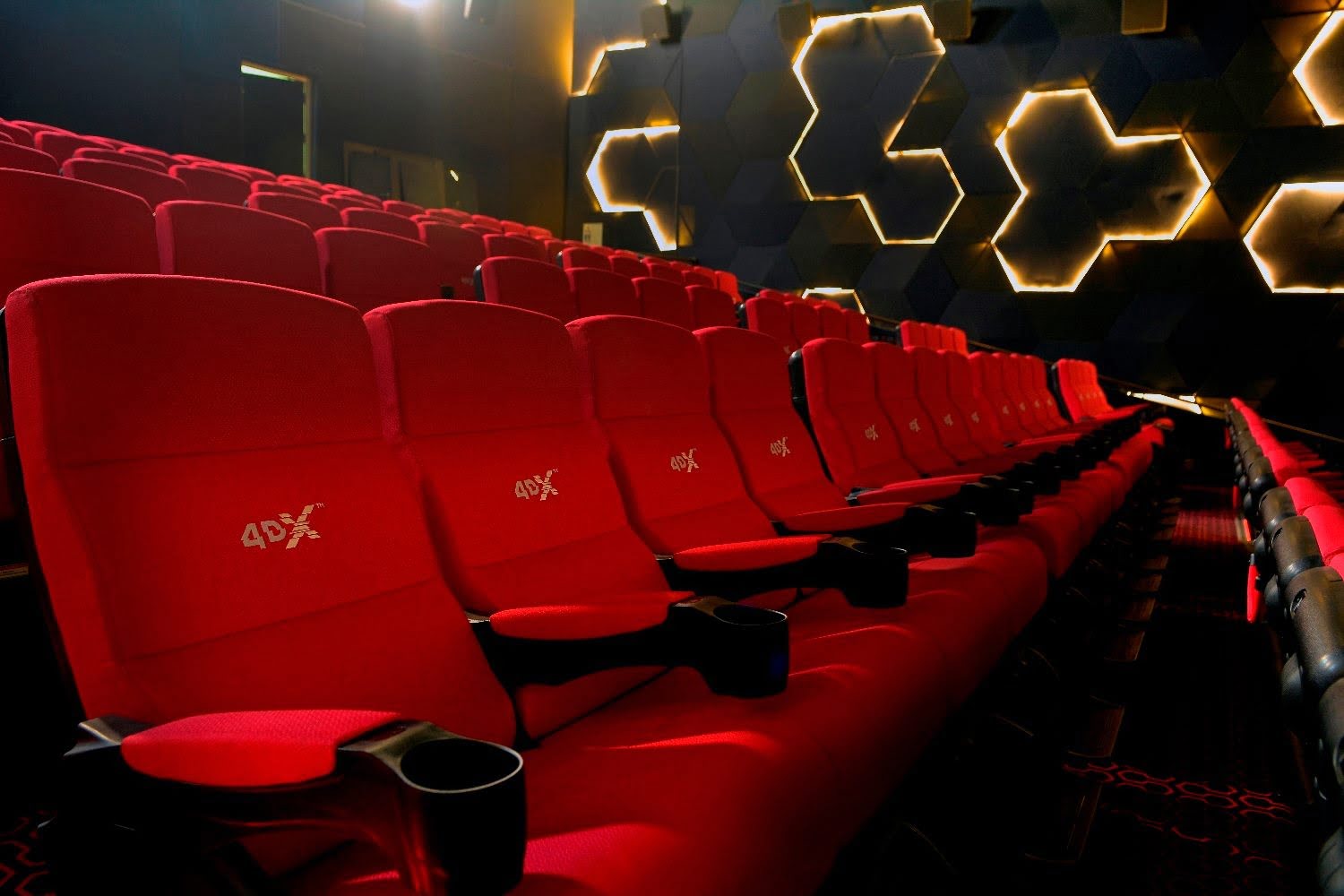 4 dx. Синема парк Новосибирск 4dx зал. Синема парк Метрополис 4dx. 4dx фильм 2009. 4dx IMAX кинотеатр.