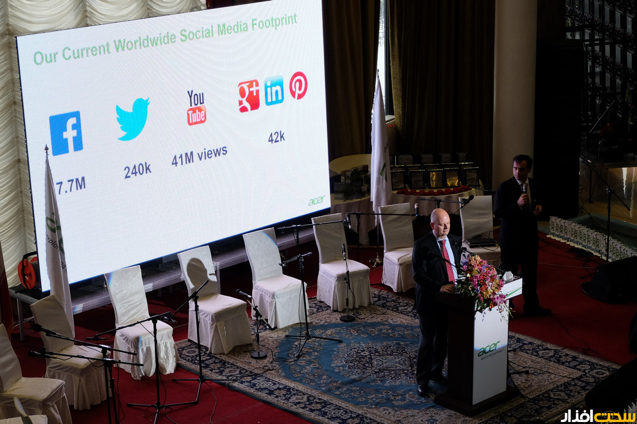 گردهمایی سازگار و ایسر به همراه نمایندگان فروش محصولات ایسر