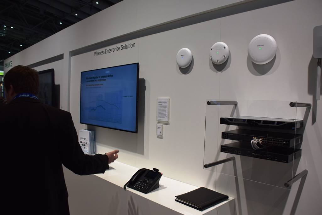 غرفه سامسونگ در سبیت 2015