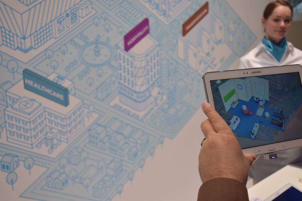 غرفه سامسونگ در سبیت 2015