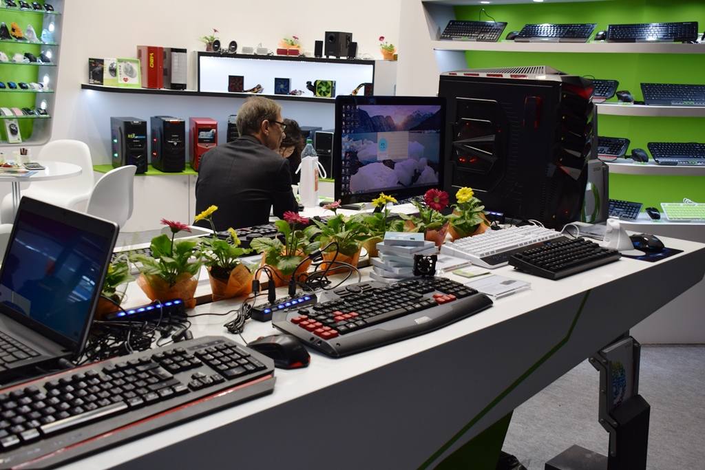 تصاویر نمایشگاه سبیت 2015 