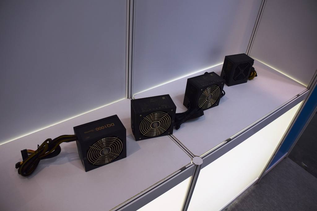 تصاویر نمایشگاه سبیت 2015 