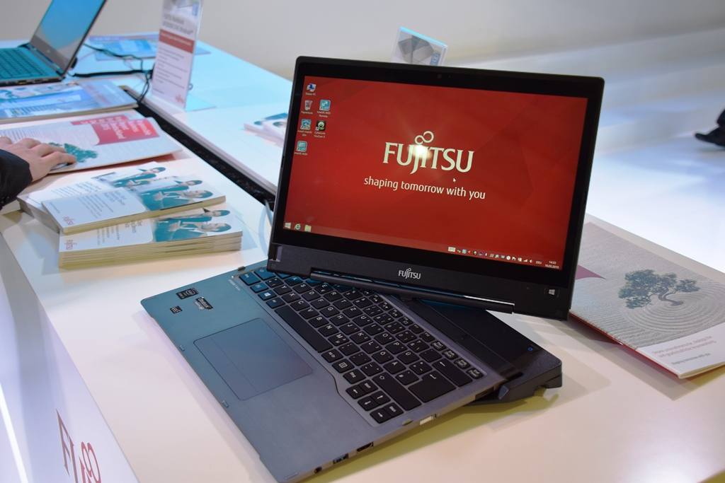 تصاویر نمایشگاه سبیت 2015 