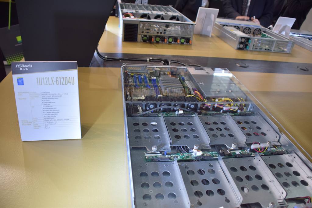 تصاویر نمایشگاه سبیت 2015 