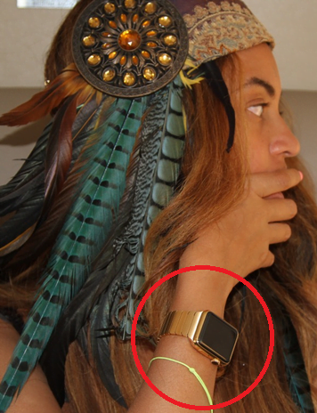 اپل واچ با بند طلایی