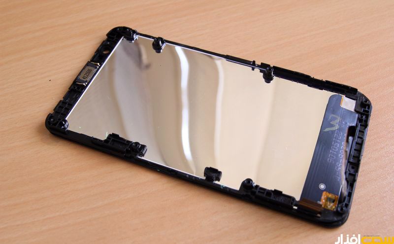 کالبد شکافی اکسپریا E4 Dual سونی