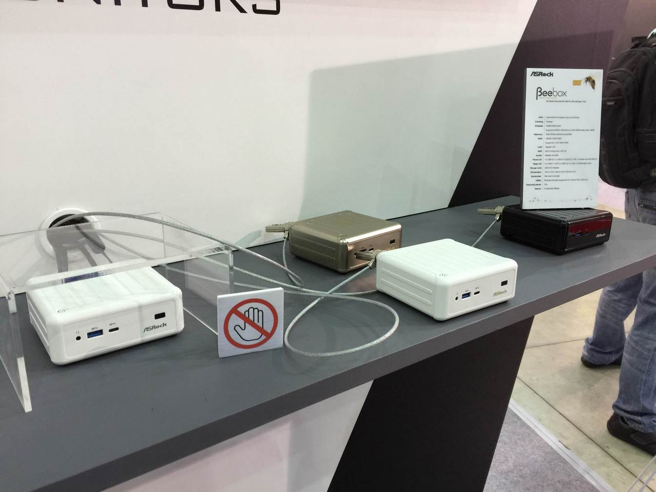 تصاویر محصولات غرفه ازراک 