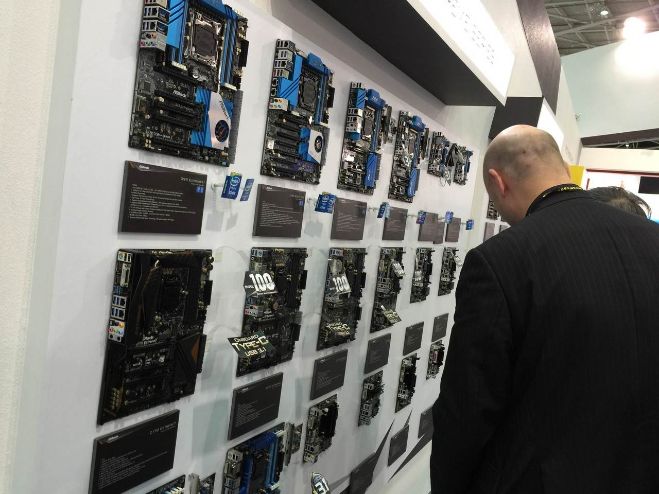 تصاویر محصولات غرفه ازراک 