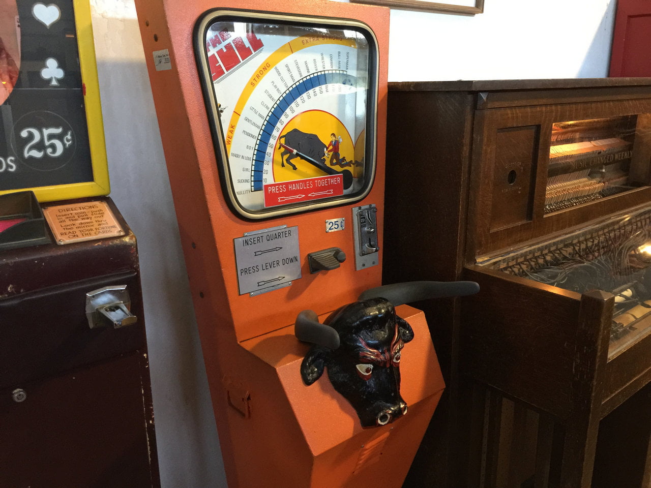 گشتی در موزه بازی های آرکید (Arcade) و سرگرمی های قدیمی!