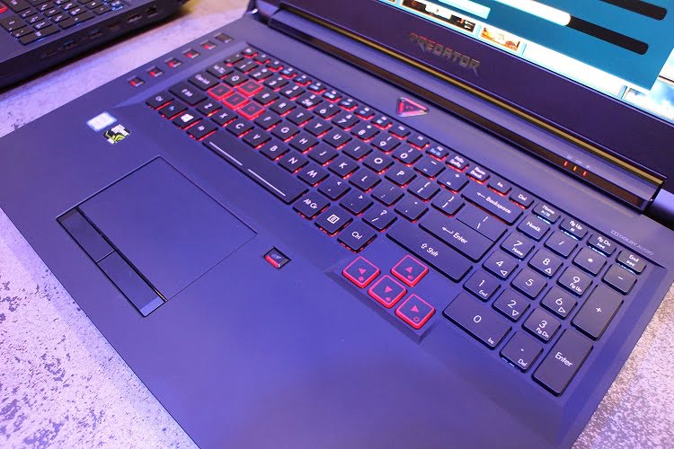 لپ تاپ PEREDATOR