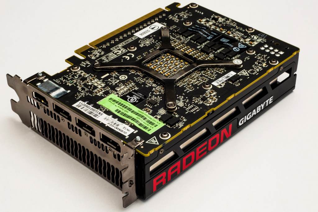 بررسی اجمالی کارت گرافیک AMD R9 Nano