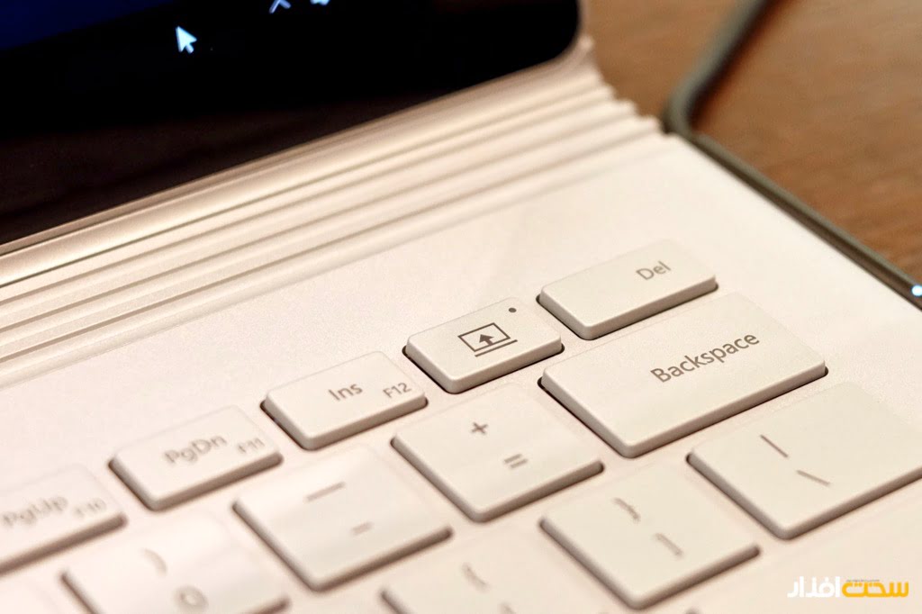 بررسی لپ تاپ سرفیس بوک (Surface Book) مایکروسافت