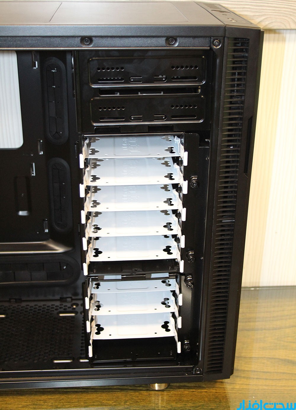 بررسی کیس Fractal Design Define R5