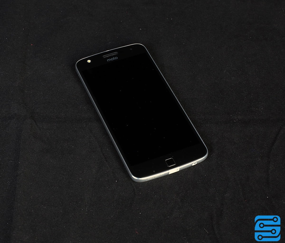 بررسی گوشی موتورولا MOTO Z PLAY