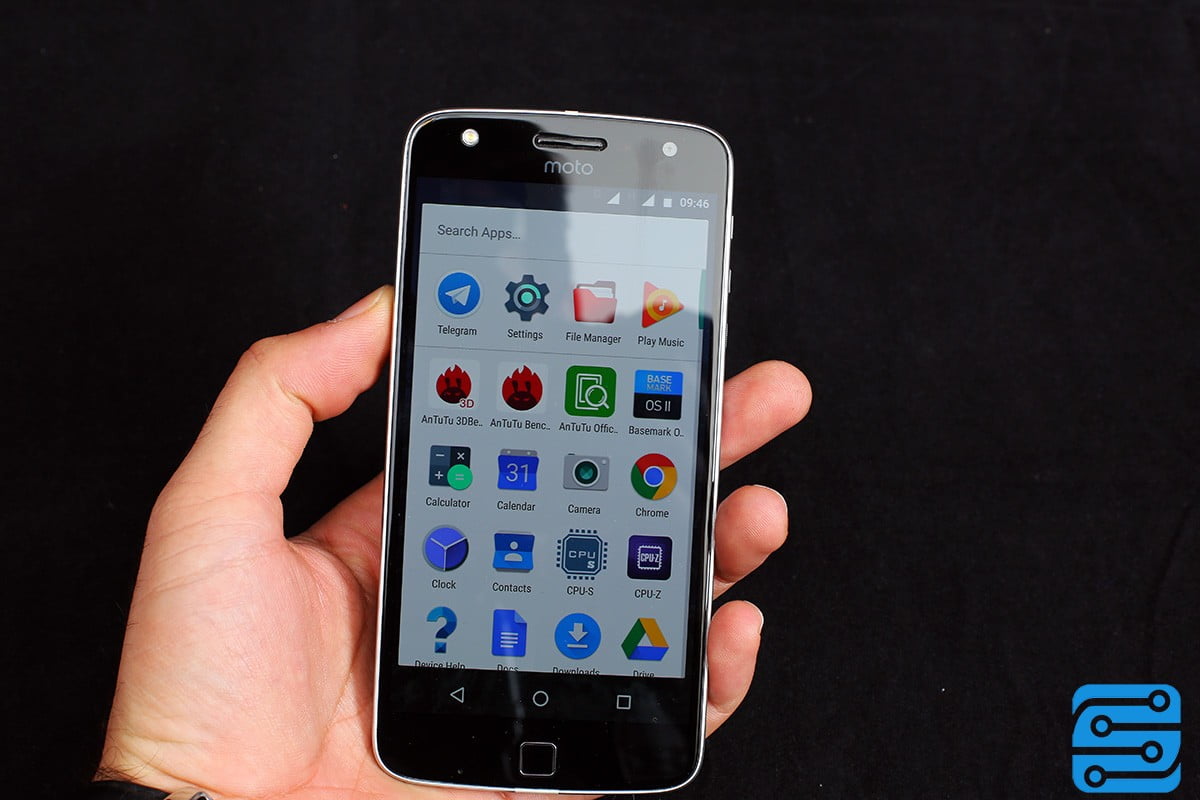 بررسی گوشی موتورولا MOTO Z PLAY