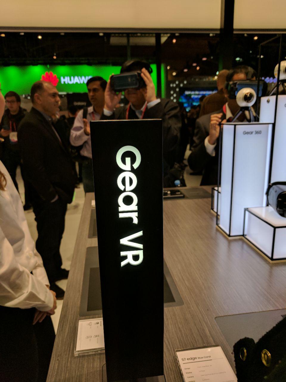 پوشش تصویری غرفه سامسونگ در MWC 2017 پوشش تصویری غرفه سامسونگ در MWC 2017