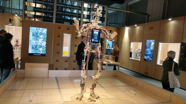 10 روباتی که در حال تغییر جهان هستند