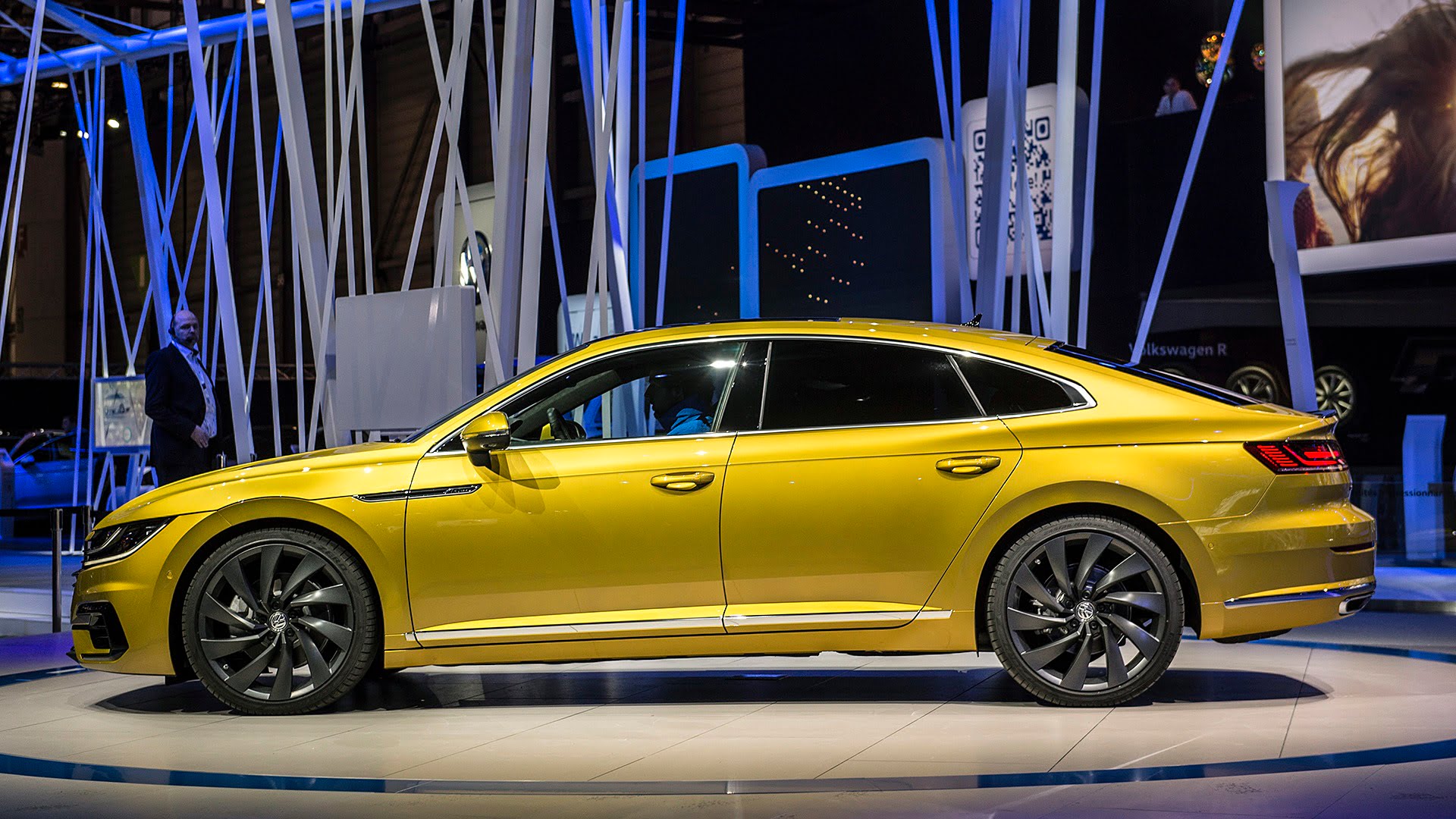 نمای جانبی VW Arteon