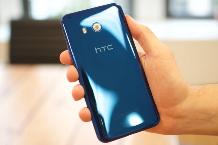 https://icdn9.digitaltrends.com/image/htc-u11-back-720x720.jpg