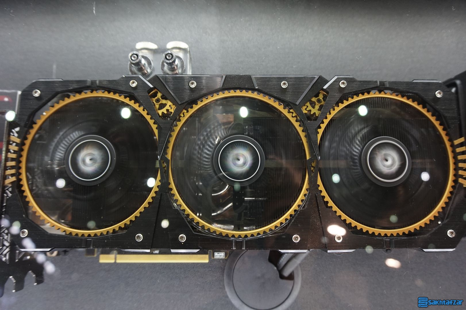 غرفه کالرفول در نمایشگاه کامپیوتکس 2017