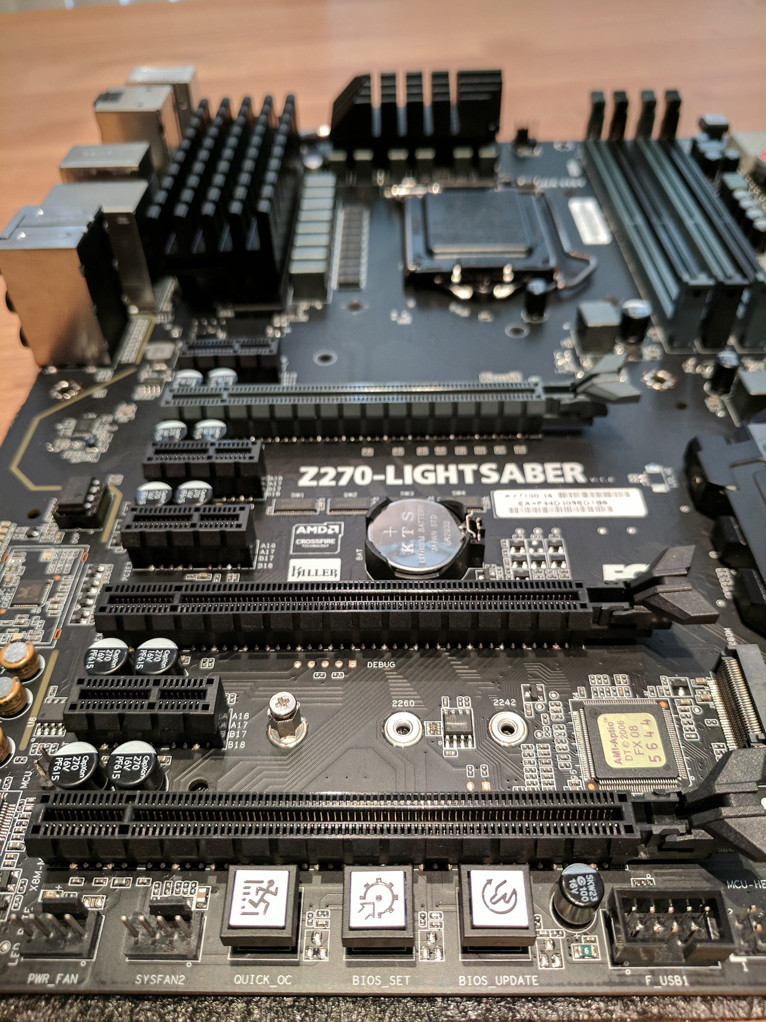 بررسی مادربرد ECS Z270-Lightsaber