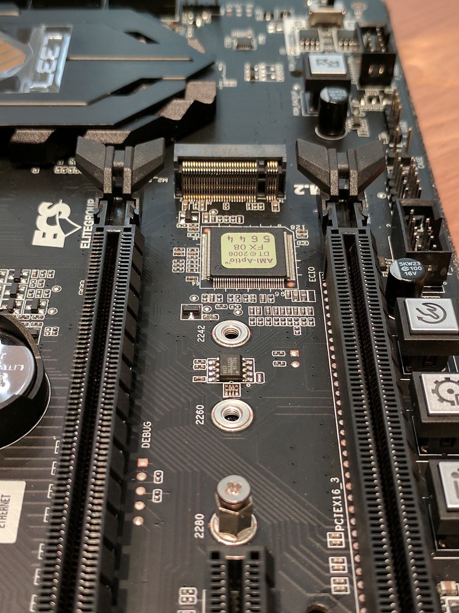 بررسی مادربرد ECS Z270-Lightsaber