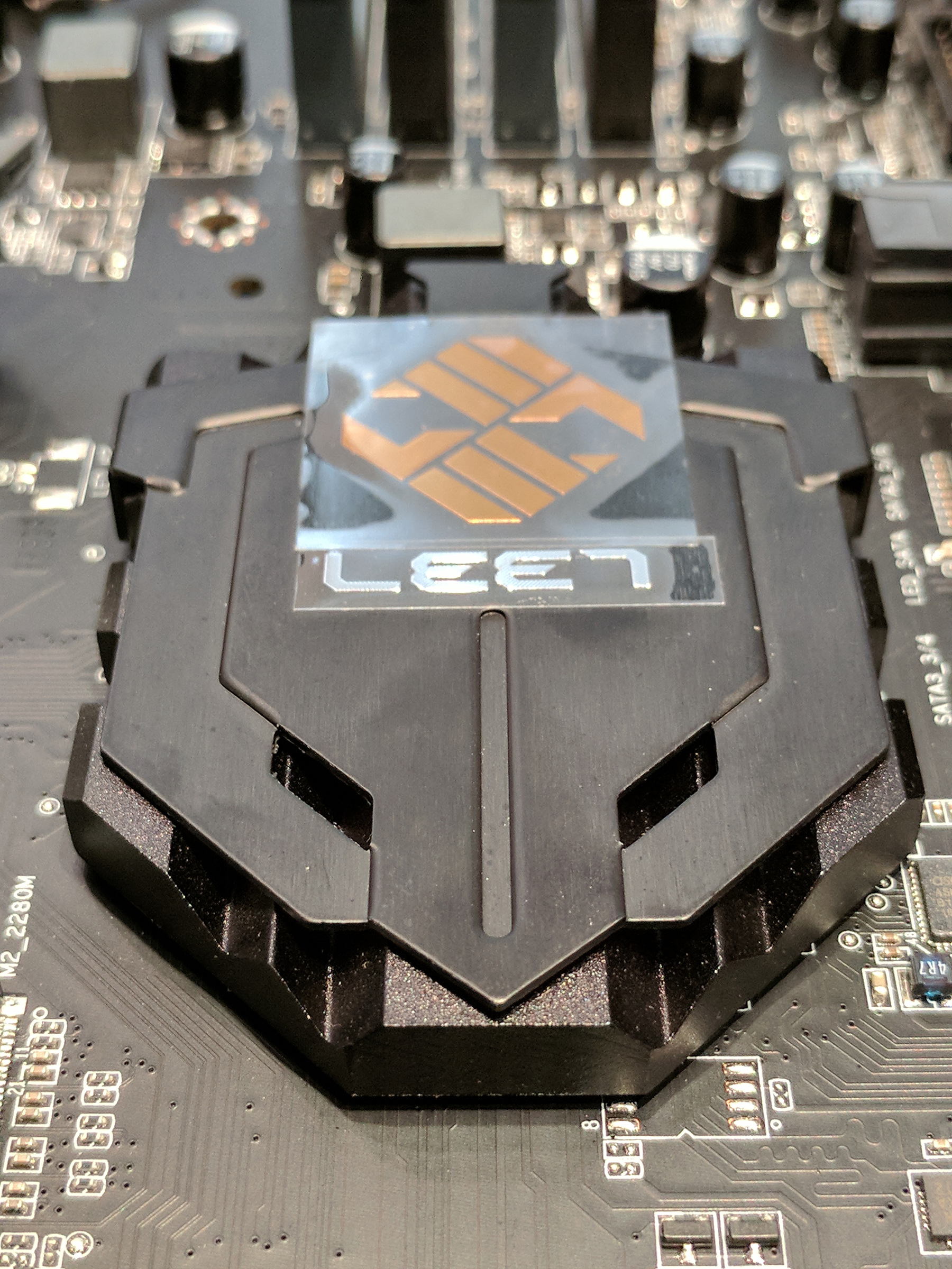 بررسی مادربرد ECS Z270-Lightsaber