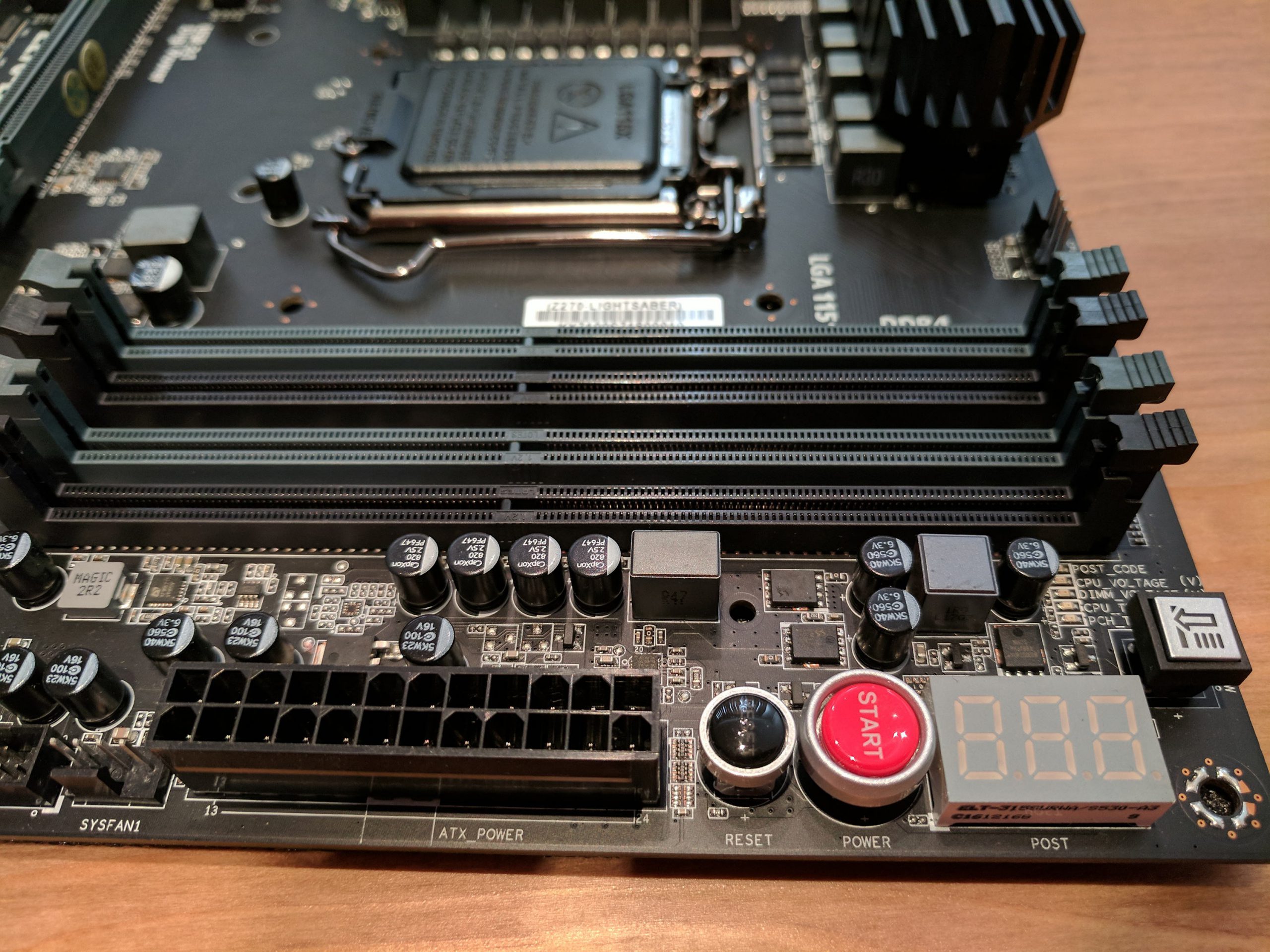بررسی مادربرد ECS Z270-Lightsaber