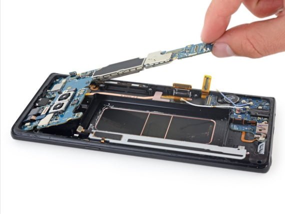 کالبدشکافی نوت 8 کالبدشکافی نوت 8