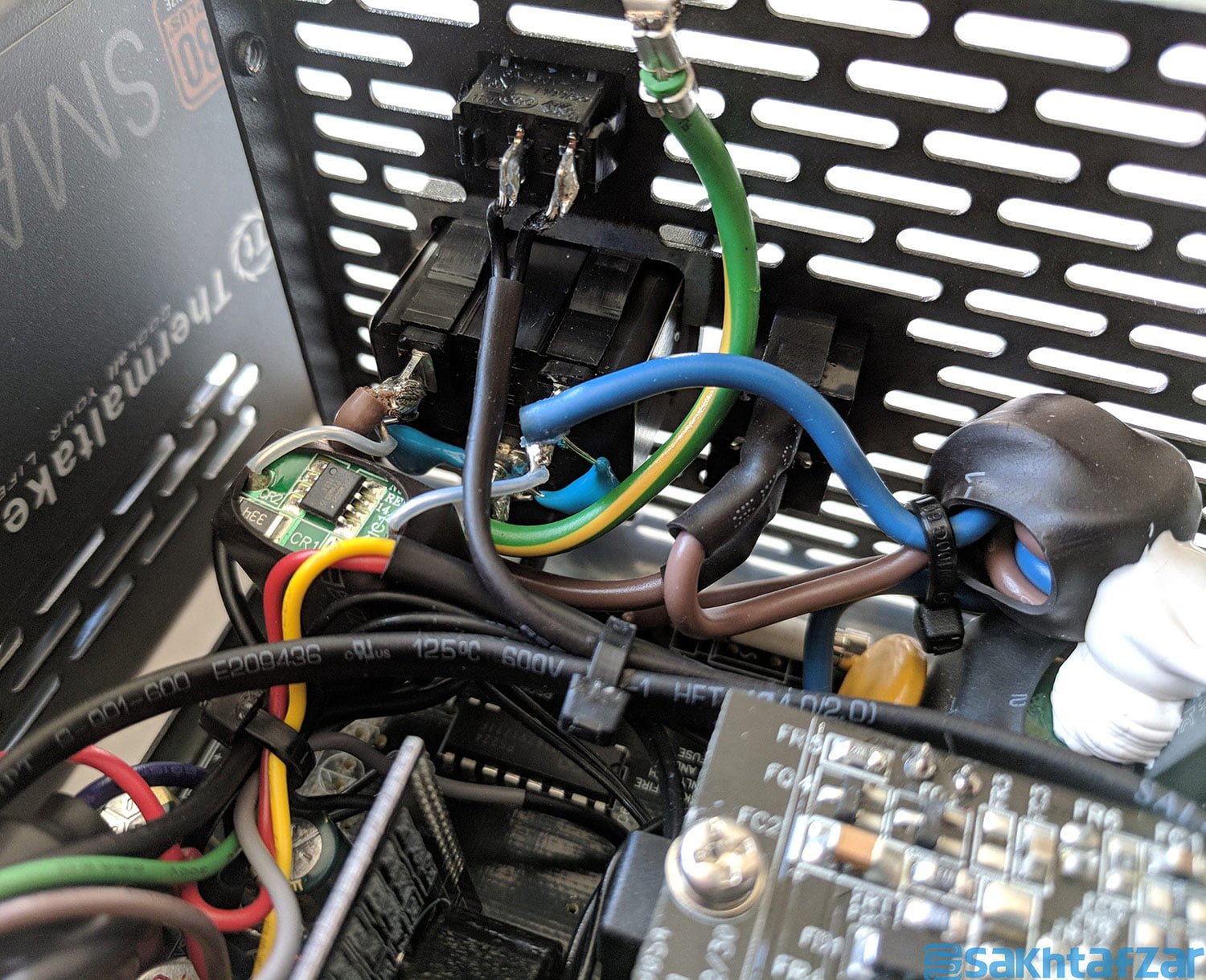 بررسی منبع تغذیه Thermaltake Smart Pro RGB 650W