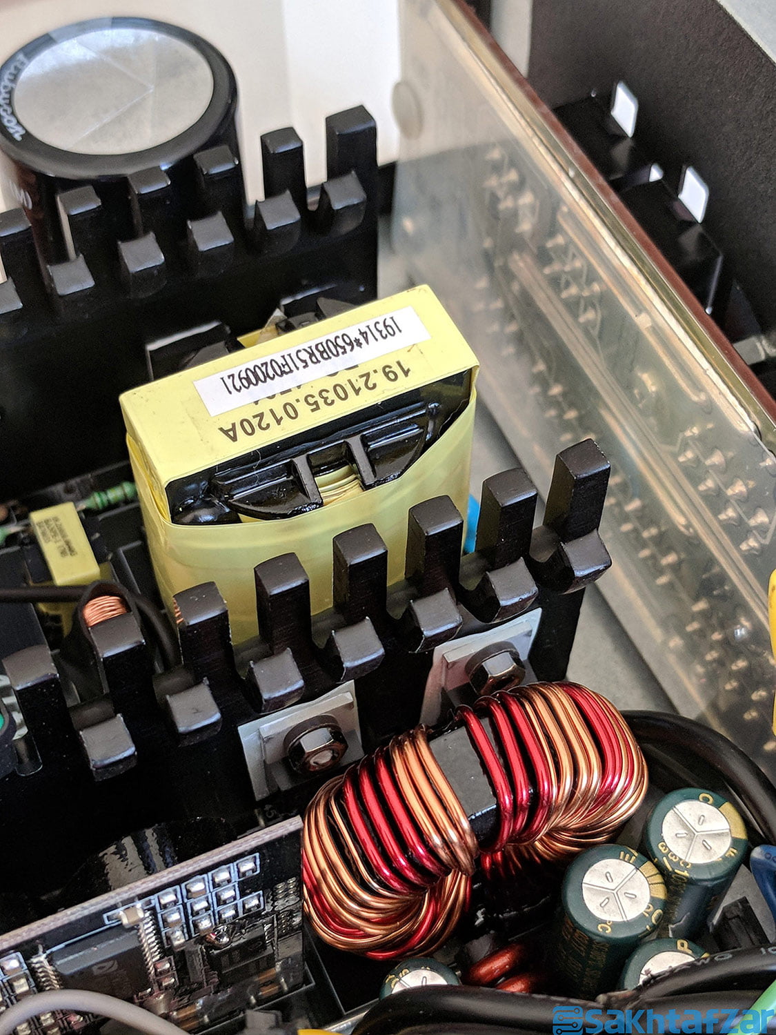 بررسی منبع تغذیه Thermaltake Smart Pro RGB 650W