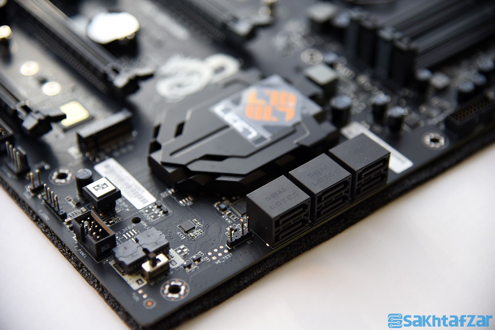 بررسی مادربرد ECS Z370-Lightsaber