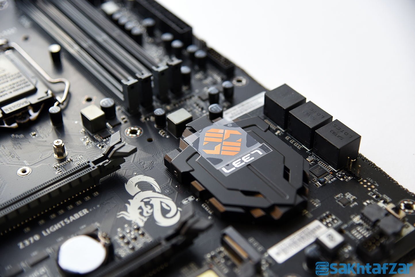 بررسی مادربرد ECS Z370-Lightsaber