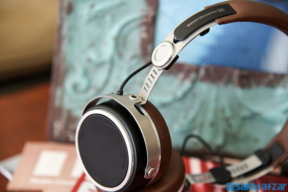 بررسی هدفون حرفه ایWireless  Aventho شرکت Beyerdynamic