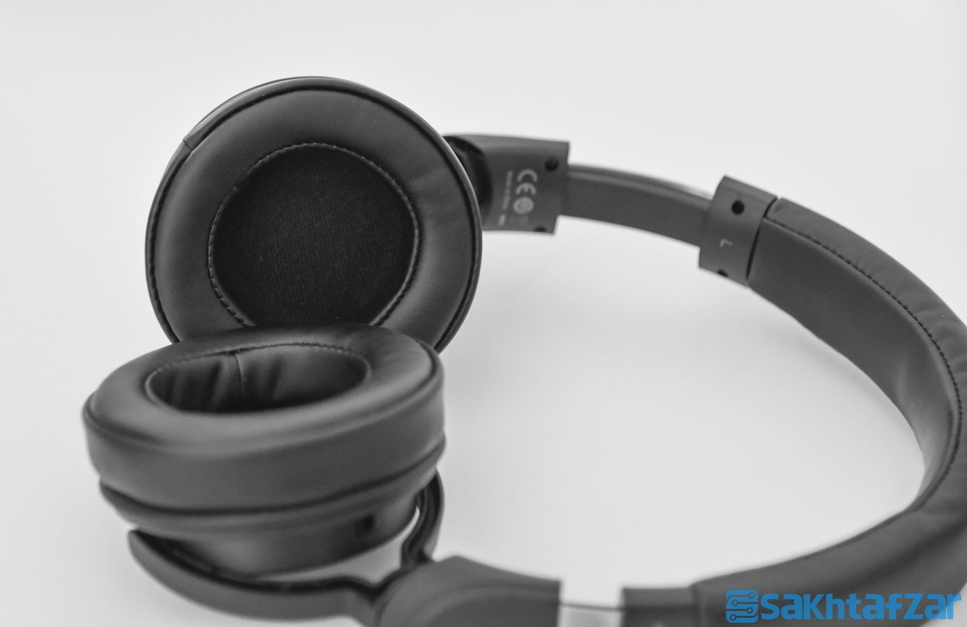 بررسی هدفون DT 240 PRO شرکت Beyerdynamic