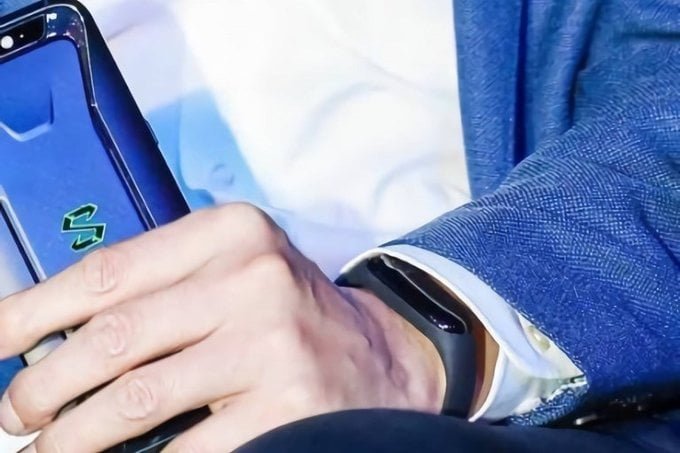 Xiaomi Mi Band 3 inadvertently revealed by CEO