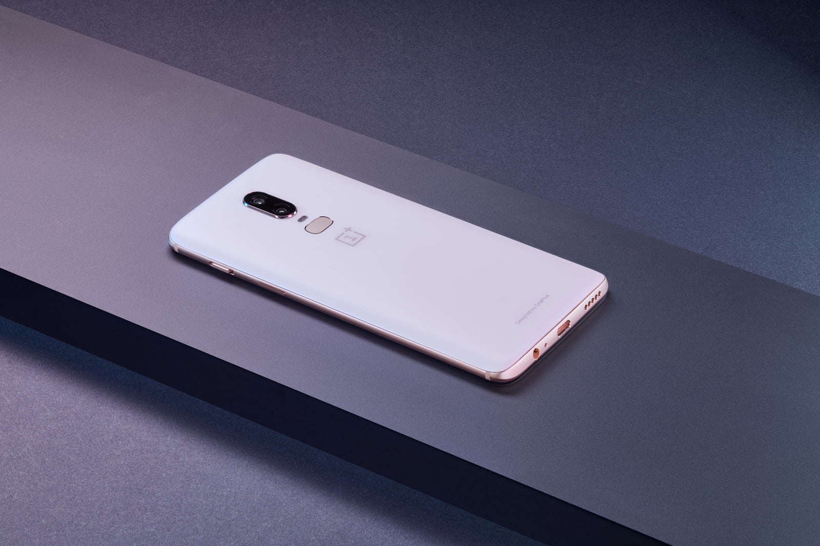 https://i-cdn.phonearena.com/images/articles/322711-image/The-OnePlus-6-in-photos.jpg