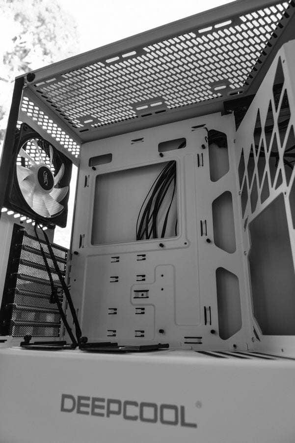 بررسی اجمالی کیس خوش قیمت و جذابWH  EARLKASE RGB شرکت DEEPCOOL