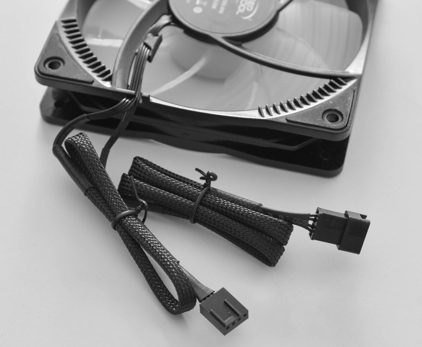 بررسی اجمالی فن RGB مدل RF120 شرکت Deepcool