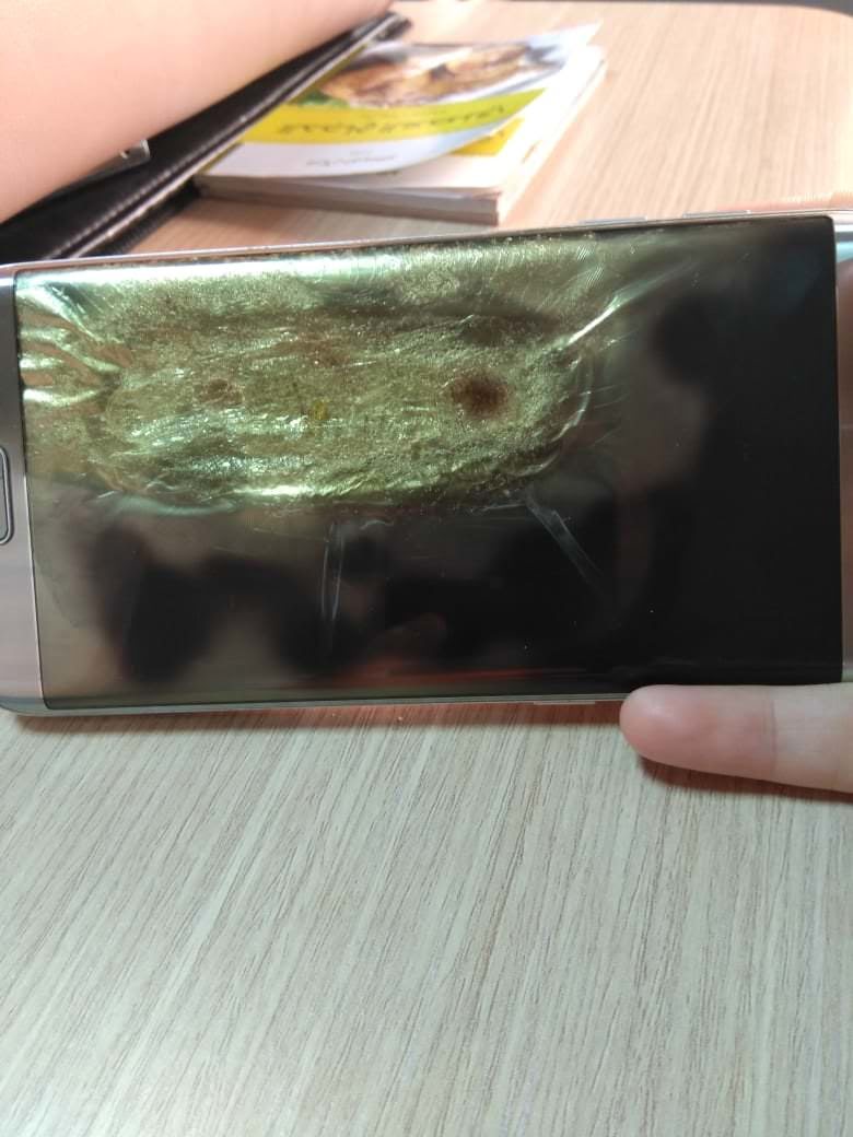 http://i-cdn.phonearena.com//images/articles/331302-image/Samsung-Galaxy-S7-Edge-suffers-from-spontaneous-combustion.jpg